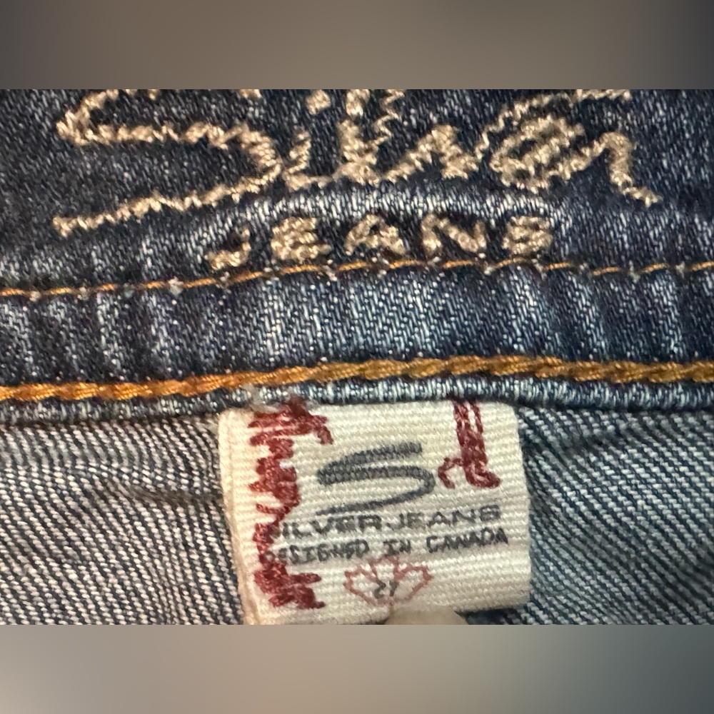 Women’s Silver Capri Jeans Size 27 Medium Wash Distressed - Picture 3 of 5